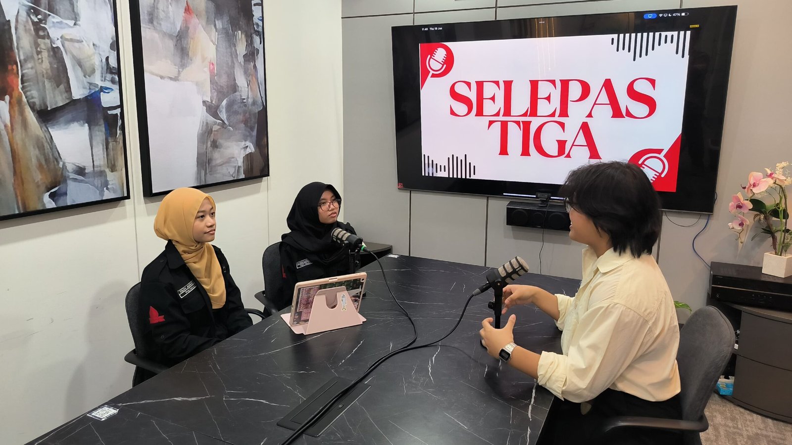 Podcast Tiga Bercerita SMA Negeri 3 Yogyakarta Berbagi Inspirasi di Studio Bank MSA